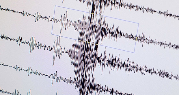 Endonezya'da 6.9 büyüklüğünde deprem