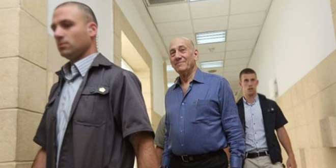 İsrail eski başbakanı Olmert hapse giriyor