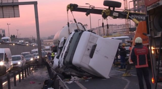 Trafik kazası: 3 kişi hayatını kaybetti