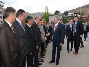 Hakkari'nin yeni Valisi Toprak Görevine başladı