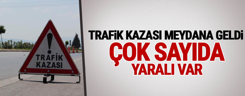 Erzincan'da minibüs ile otomobil çarpıştı: 26 yaralı