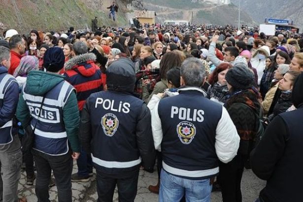 1 ay miting ve yürüyüş yasak!