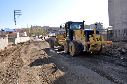 Yüksekova Belediyesi Enkaz ve onarım çalışmalarını sürdürüyor