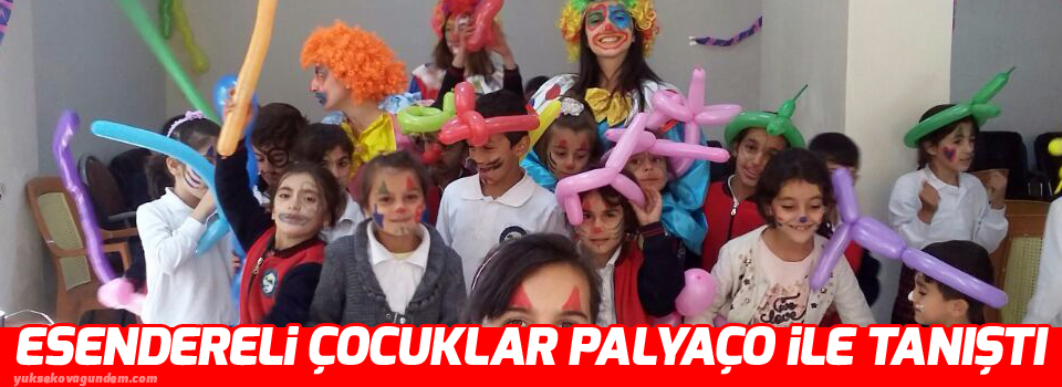 Esendereli çocuklar palyaço ile tanıştı