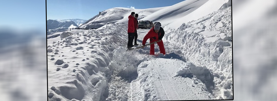 Hakkari'de 3 noktada çığ düştü