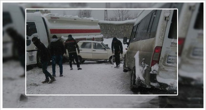 Hakkari'de zincirleme kaza