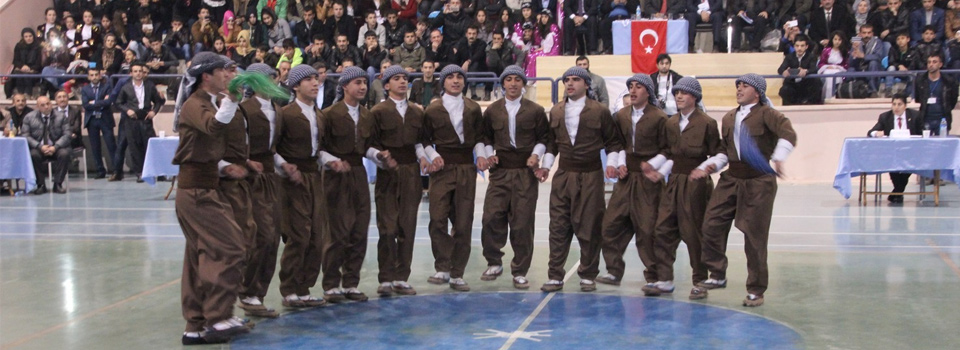 Hakkari’de halk oyunları heyecanı