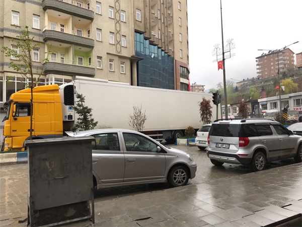 Hakkari’de otopark sorunu büyüyor