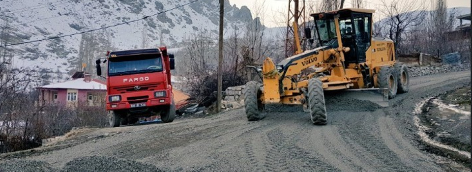 Hakkari'de yol çalışmaları