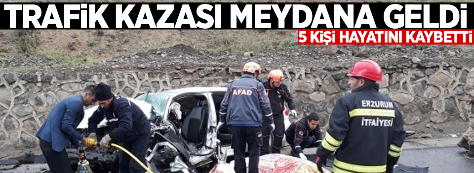 Trafik kazası meydana geldi: 5 ölü, 10 yaralı