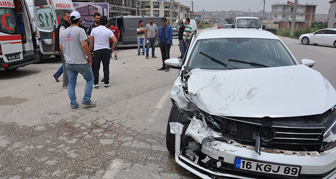 Kafa kafaya çarpıştılar: 5 yaralı