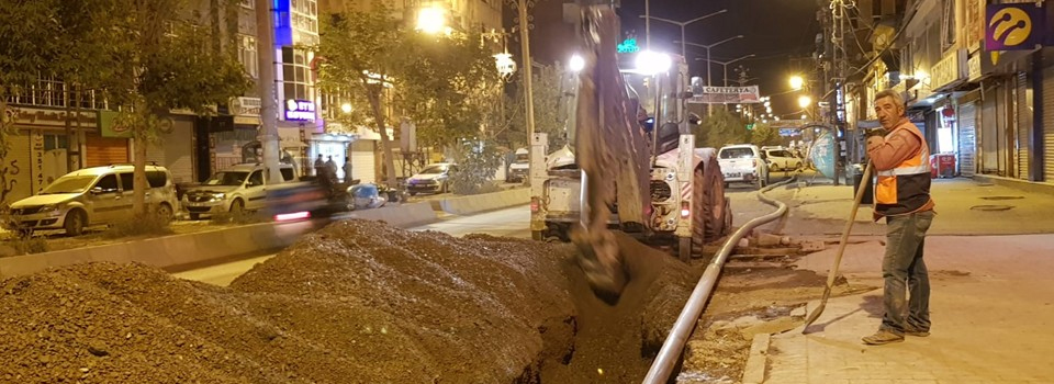 Yüksekova'da Altyapı Çalışmalarında Gece Mesaisi