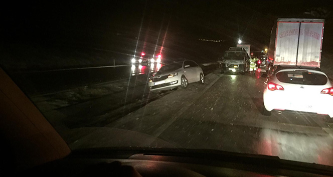 Zincirleme trafik kazası: 13 yaralı