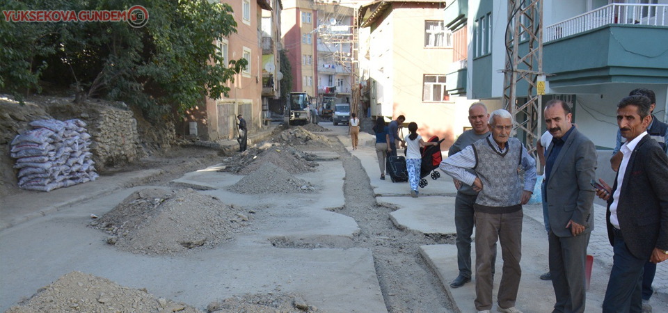 Hakkari Belediyesinden yol onarım çalışması