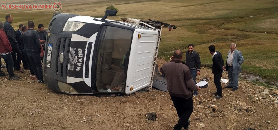 Yüksekova’da maddi hasarlı kaza