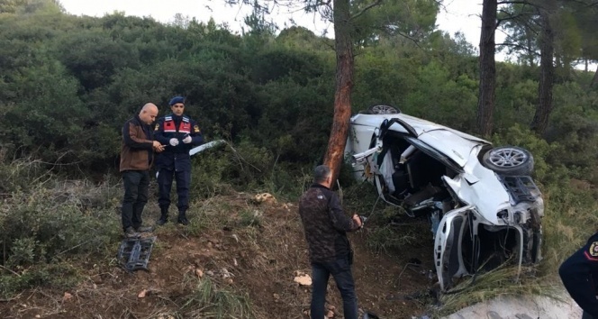 Lüks araç takla attı; 2 ölü 1 yaralı