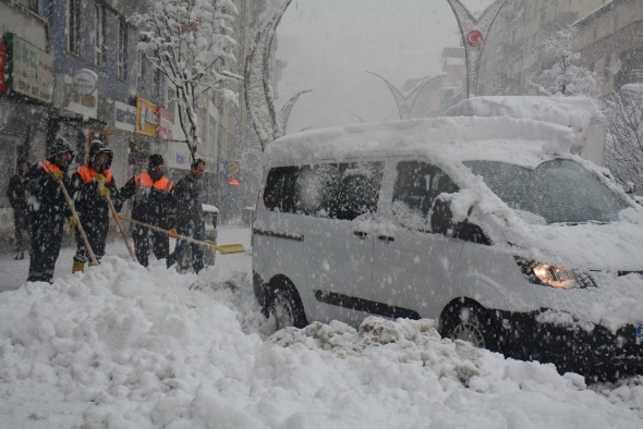 Hakkari kara gömüldü