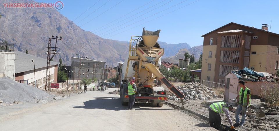 Hakkari’de yüzey sertleştirici beton uygulaması