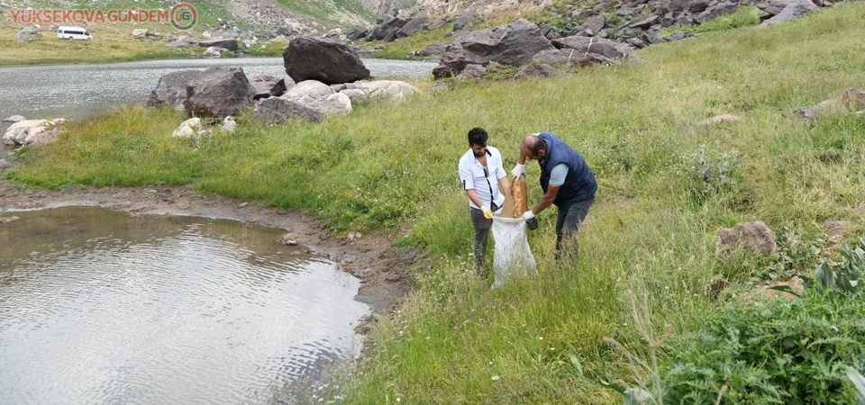 3 bin 450 rakımlı Cilo-Sat göllerinde çöp topladılar