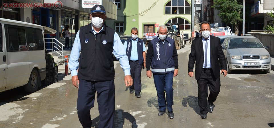 Zabıta’dan maske ve eldiven denetimi