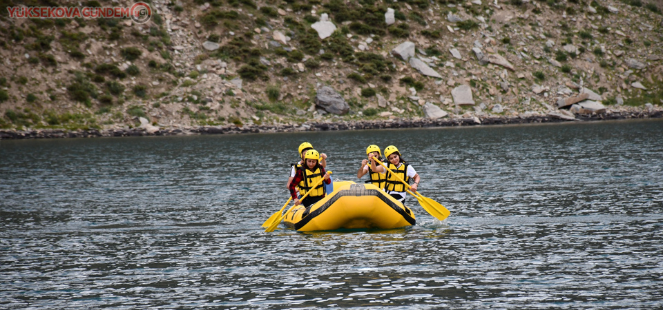 3 bin rakımda rafting keyfi