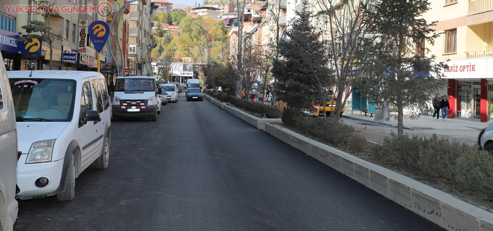 Hakkari'de bulavar caddedi modern asfalt yola kavuştu