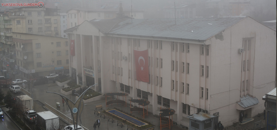 Hakkari’de yağmur ve sis etkili oldu