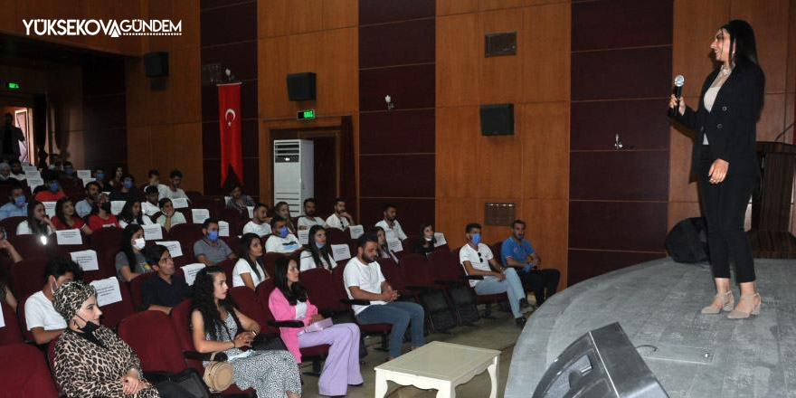 Yüksekovalı girişimci kadınlardan ‘Kariyer ve İş’ semineri