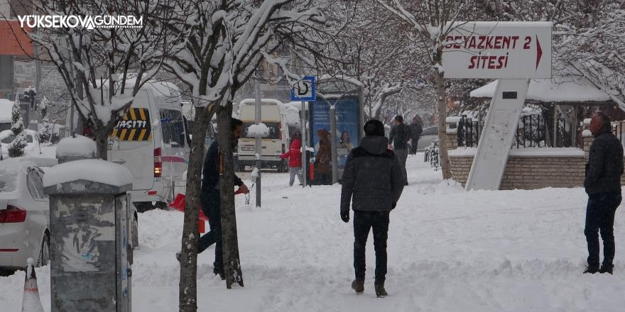 Van’da kar yağışı heyecanı