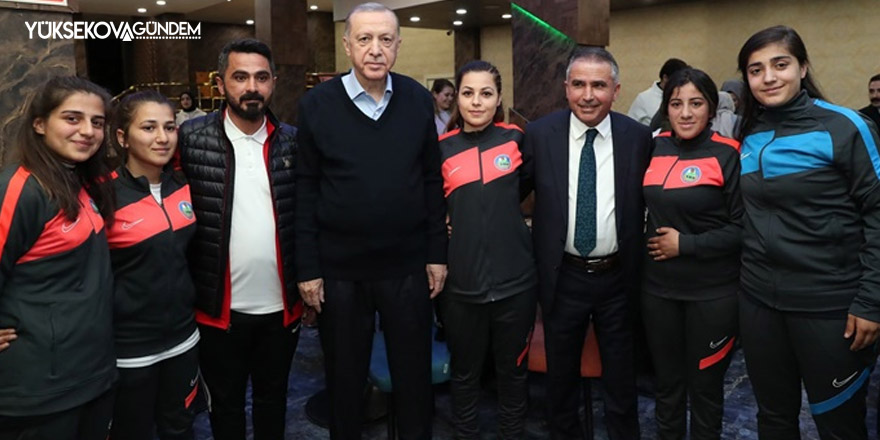 Cumhurbaşkanı Erdoğan Yüksekova'da