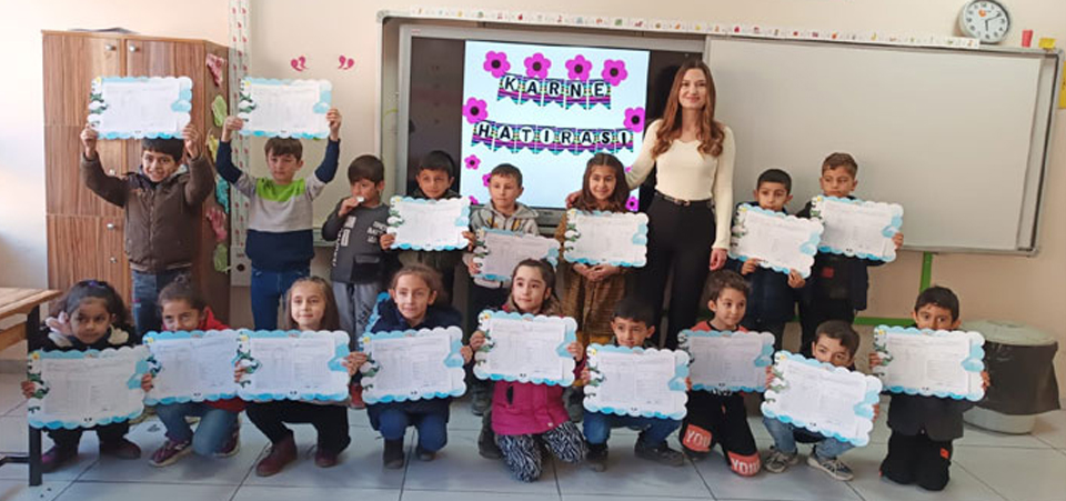 Hakkari’de başarılı öğrenciler ödüllendirildi