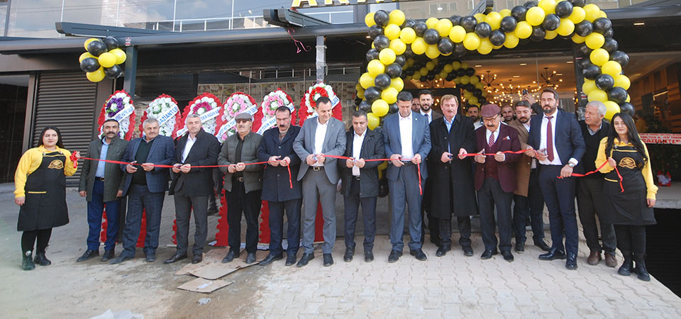 Akaroğlu Baklava Yüksekova'da Açıldı