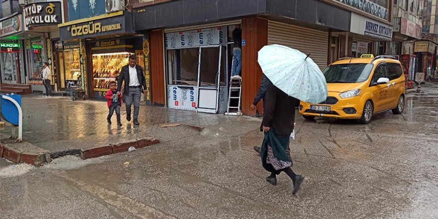 Yüksekova'da kuvvetli yağış uyarısı