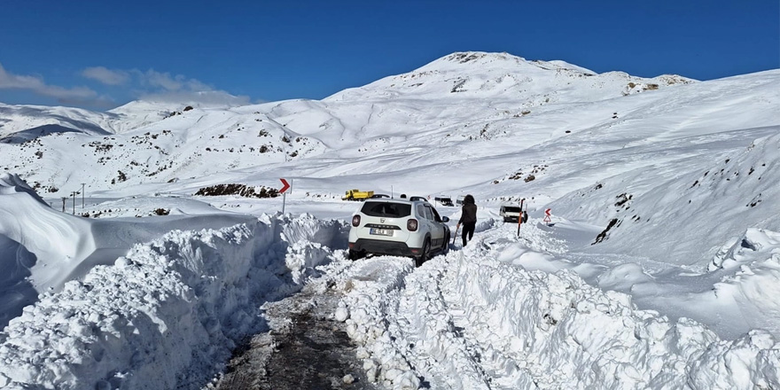 Hakkari Valiliği'nden Durankaya yolu uyarısı