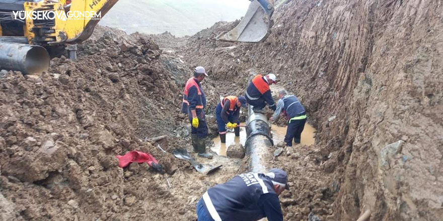 Hakkari'de 3 bin 500 rakımdaki su arızası giderildi