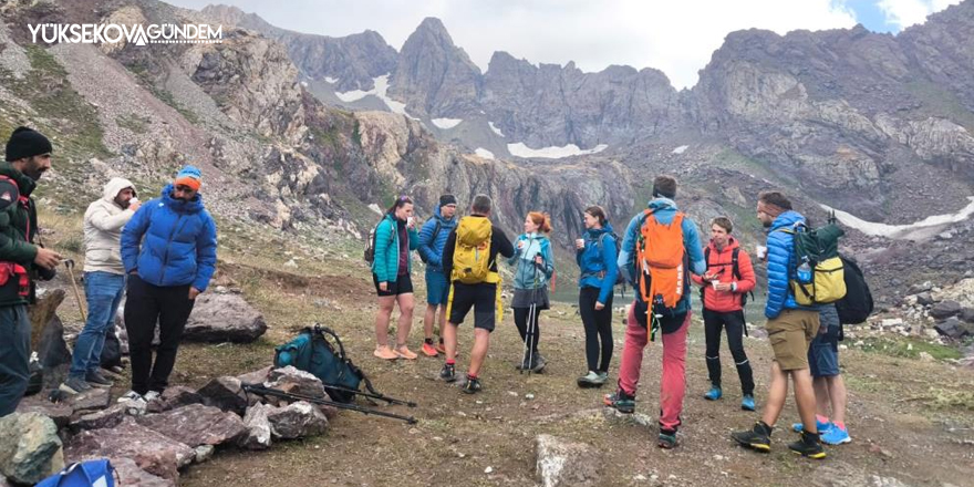 Çekyalı turistler Yüksekova'nın doğal güzelliklerine hayran kaldı