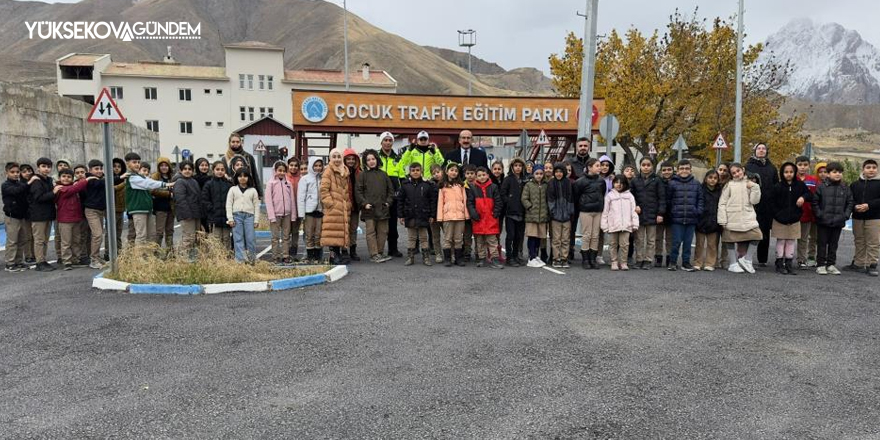 Hakkari’de çocuklara trafik eğitimi verildi