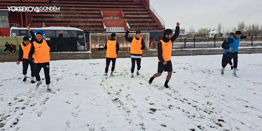 Yüksekova belediyespor, maç öncesi hazırlıklarını tamamladı