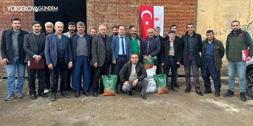 Hakkari'deki çiftçilere tohum desteği yapıldı