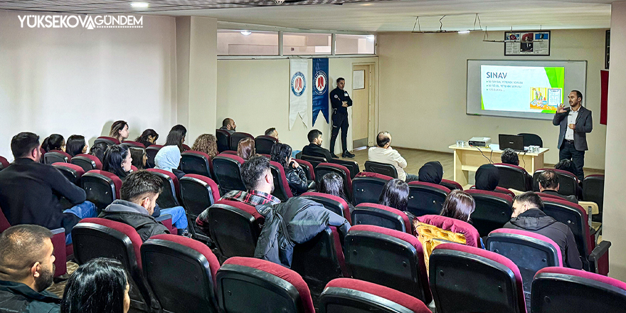 Yüksekova MYO'da 'DGS ile Kariyerime Devam Ediyorum' Semineri Düzenlendi