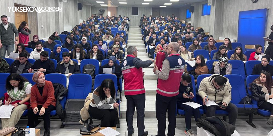 Hakkari'ye yeni atanan öğretmenlere seminer