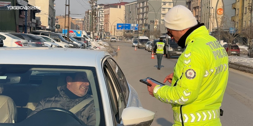 Yüksekova’da emniyet kemeri denetimi