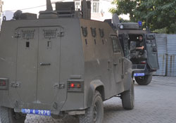 Hakkari'de polis arazide arama yaptı