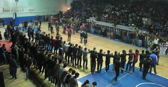 Hakkari'de gençlik şöleni