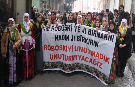 Hakkari'de binler Roboski için yürüdü